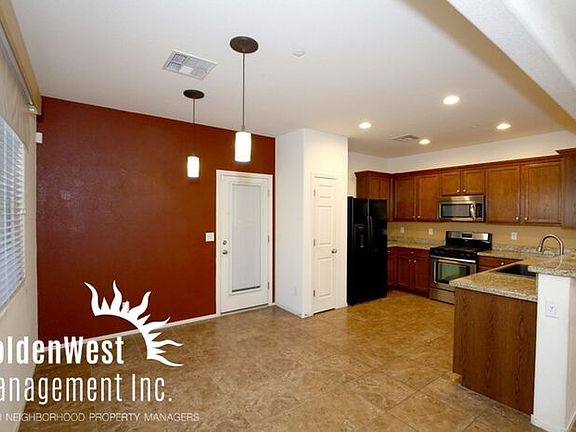 4th image of 916 Aspen Cliff Dr