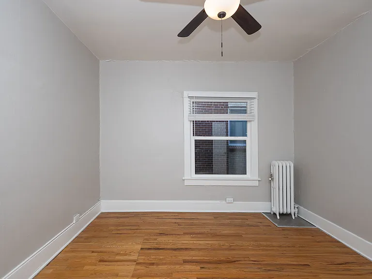 1069 N Pearl St — Photo 10