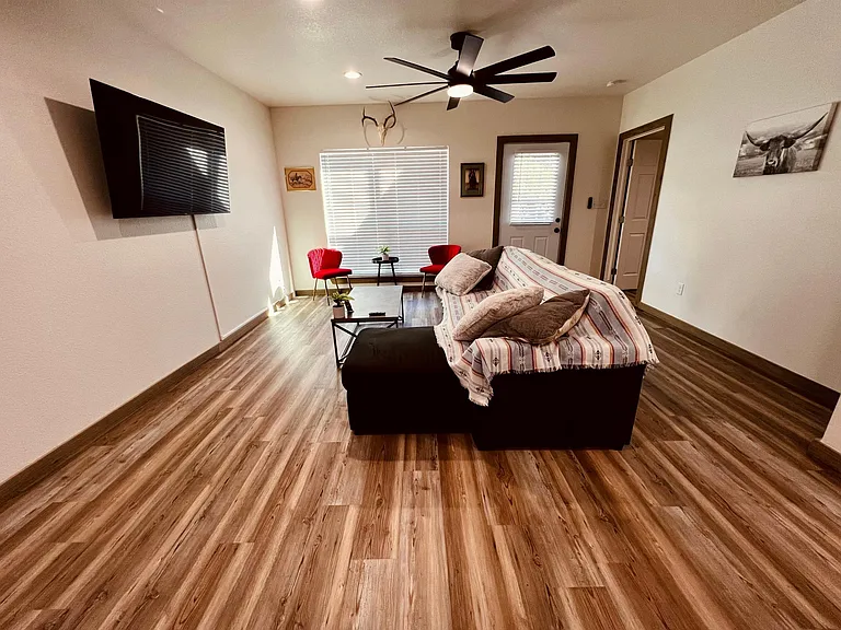319 N Alamo St — Photo 3