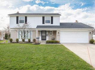 36343 Hammer Ln, Livonia, MI 48152