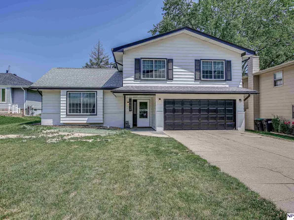 10628 M St, Omaha, NE 68127