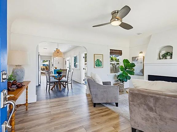 5th image of 2064 Venice St