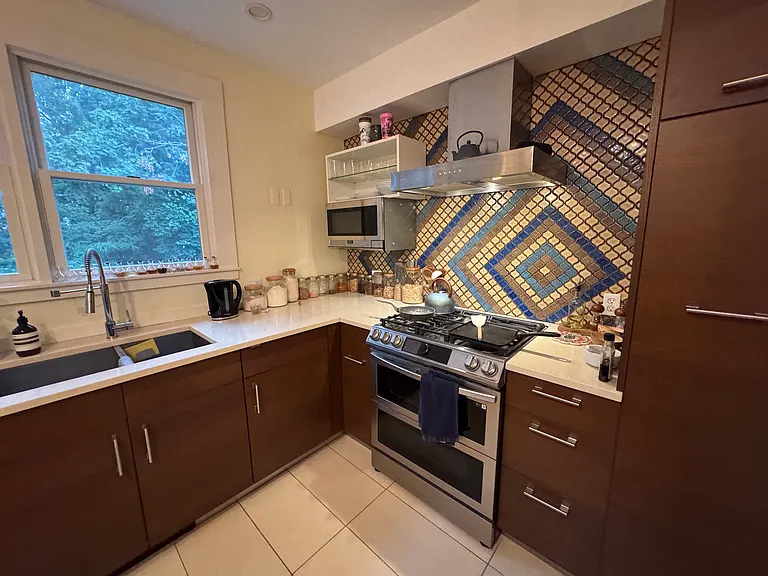 38 Melville Ave #2 — Photo 4