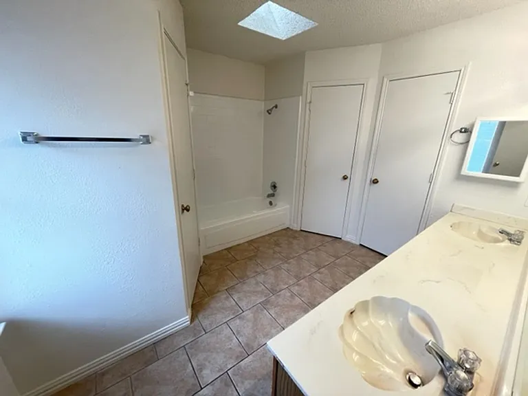 5800 Stone Meadow Ln — Photo 18