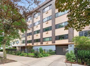 561 W Stratford Pl APT 2A, Chicago, IL 60657