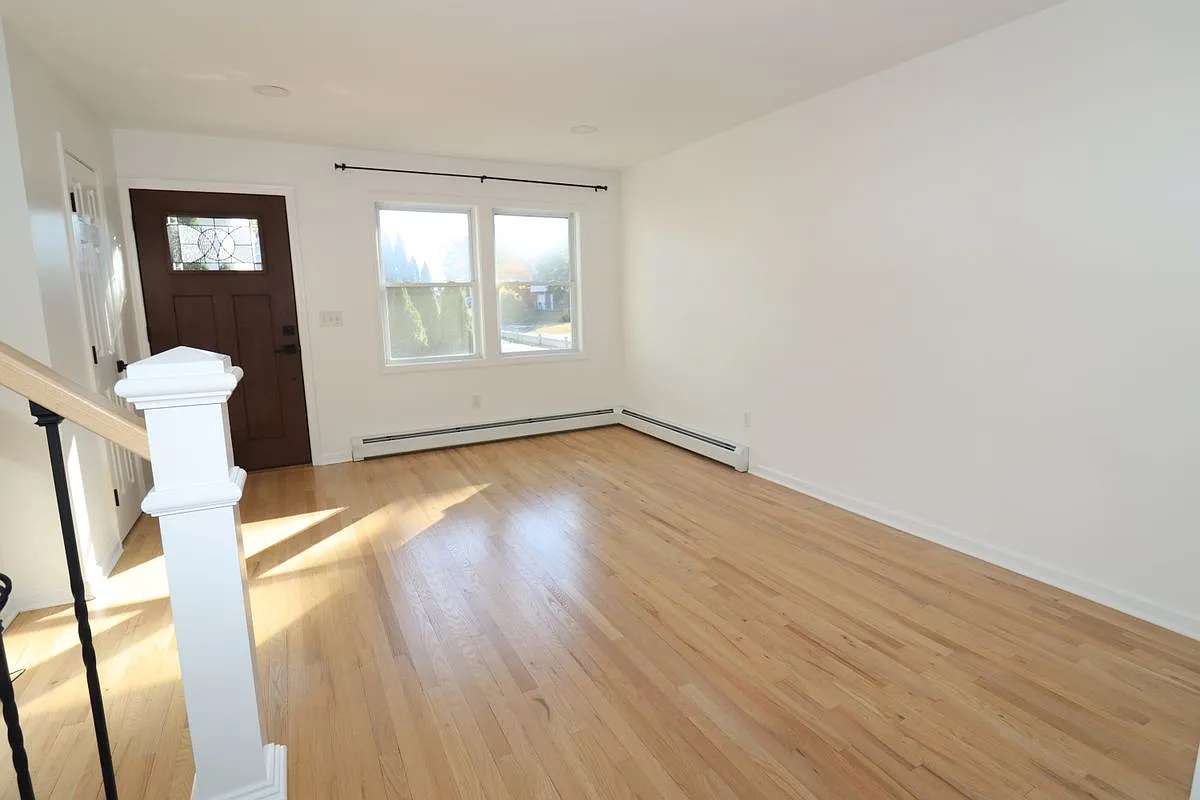 3 bed, 1.5 bath, 2686 sqft, $2,650 — Photo 1