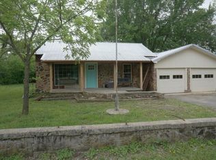 927 W Houston St, Okemah, OK 74859