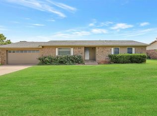 2012 W 7th Pl, Elk City, OK 73644