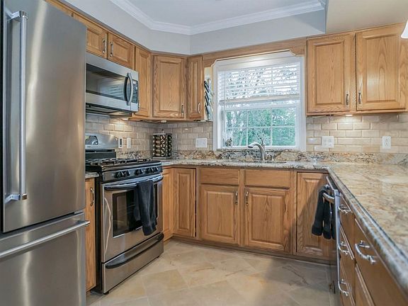 2nd image of 9073 Winona Ct