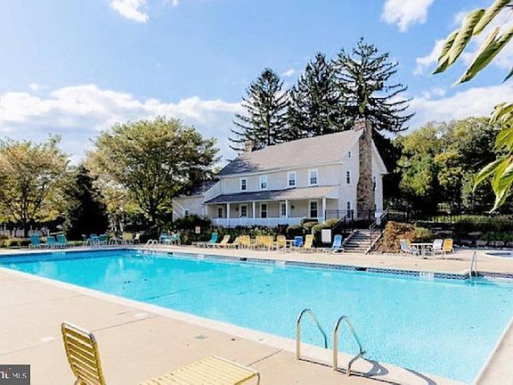 2nd image of 131 Windgate Dr
