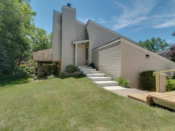5667 W Bavarian Pass NE, Fridley, MN 55432