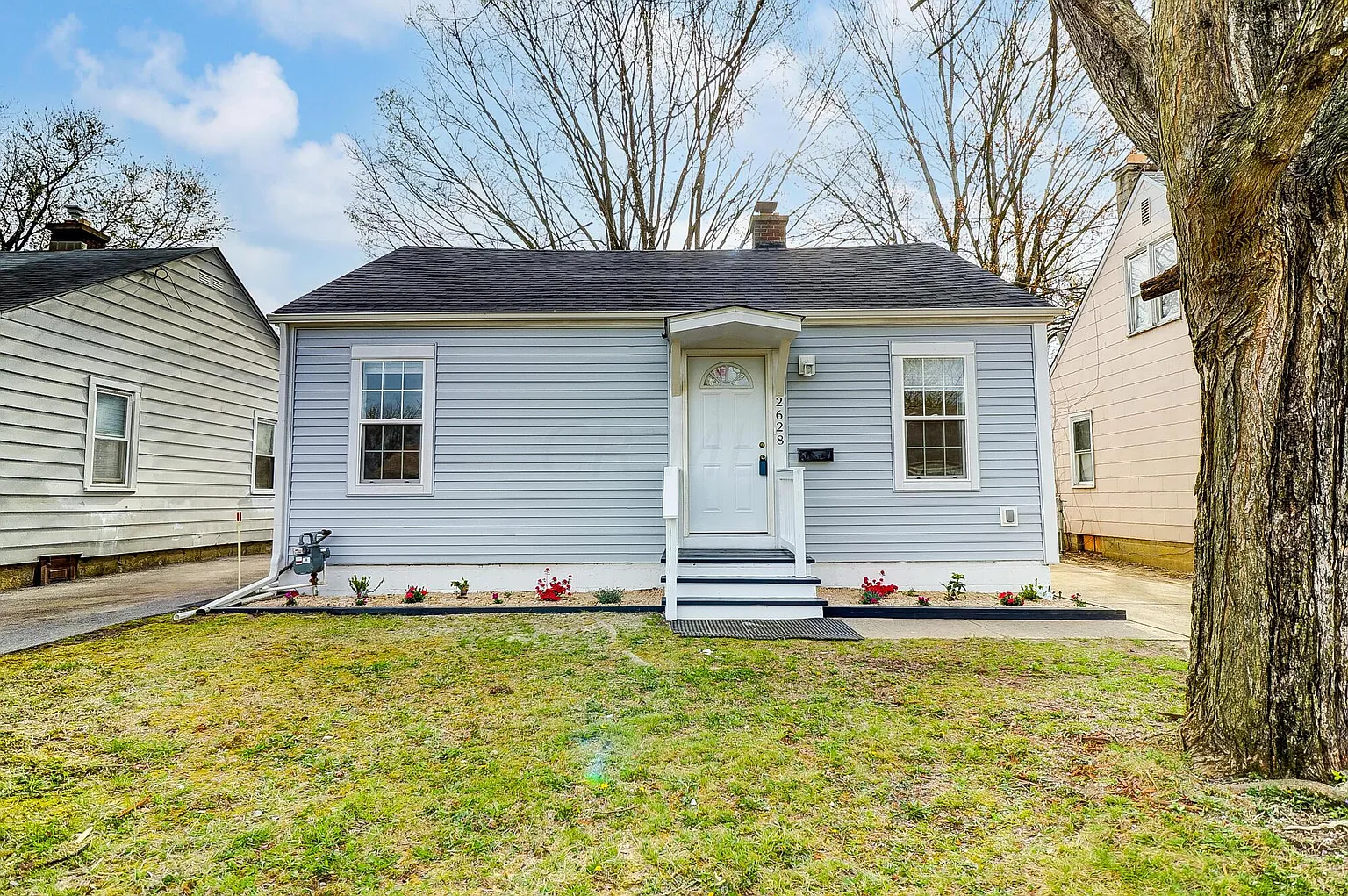 2628 Hiawatha St photo 1