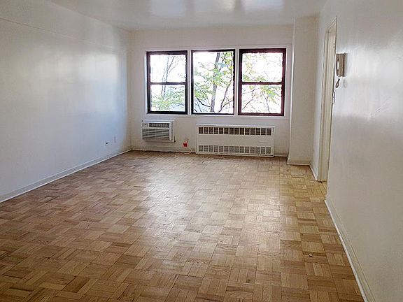 5th image of 205 E 77th St APT 8H