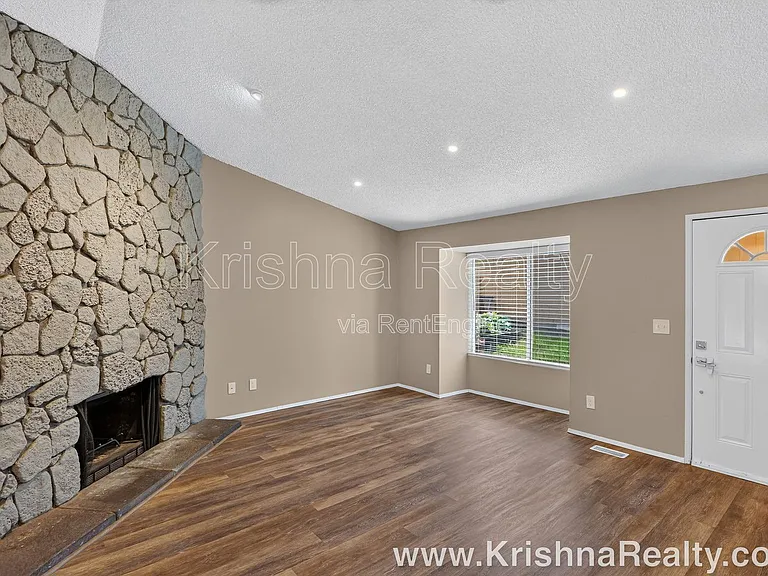 19684 SW 68th Ave — Photo 4
