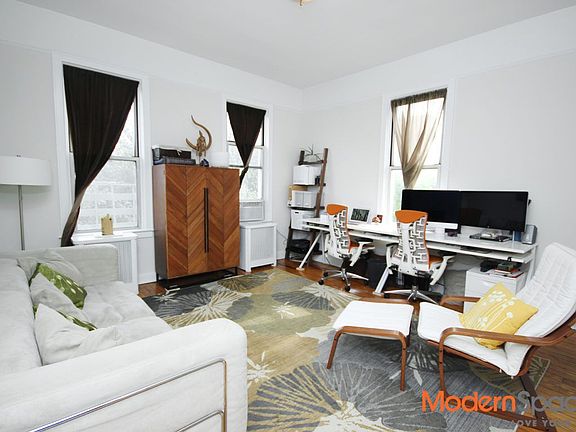 5th image of 3217 37th St APT 3