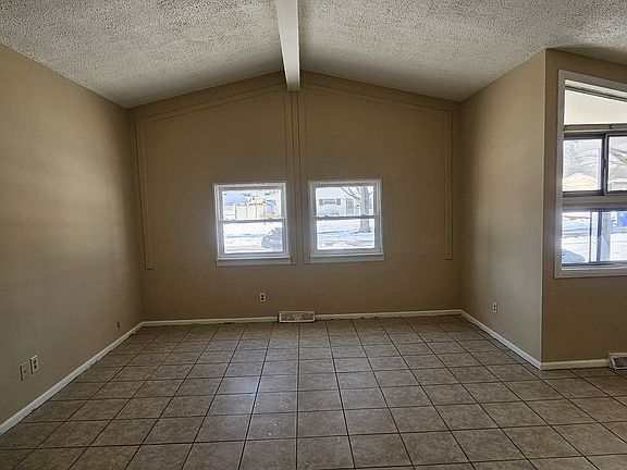 2nd image of 5039 Beatrice Dr