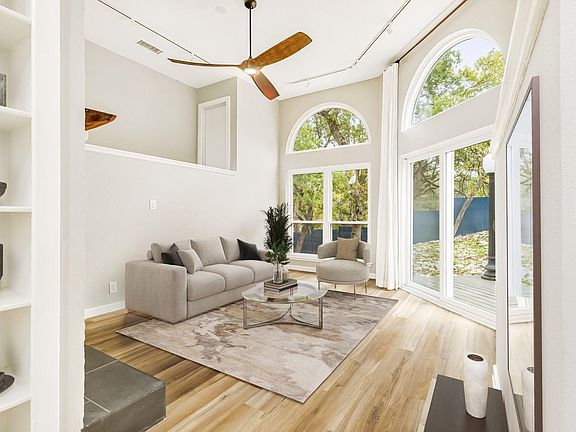 5th image of 304 Palos Verdes Dr