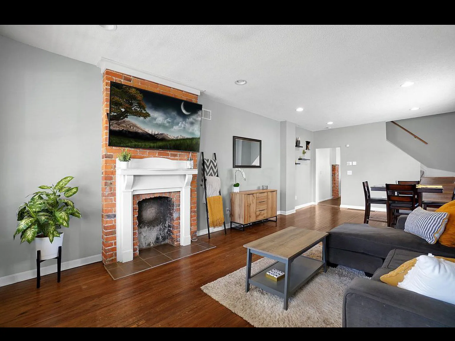 1128 Mount Pleasant Ave — Photo 3