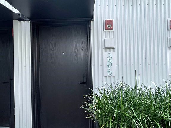 2nd image of 1120 Georgia St E #306