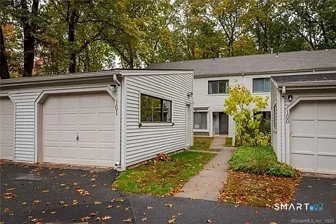 101 Farmington Chase Cres #101 Photo 1