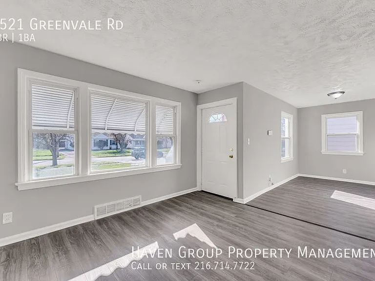 2521 Greenvale Rd — Photo 3