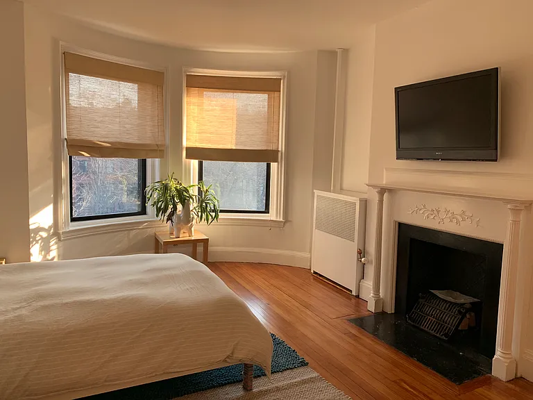 1064 Beacon St #9 — Photo 3