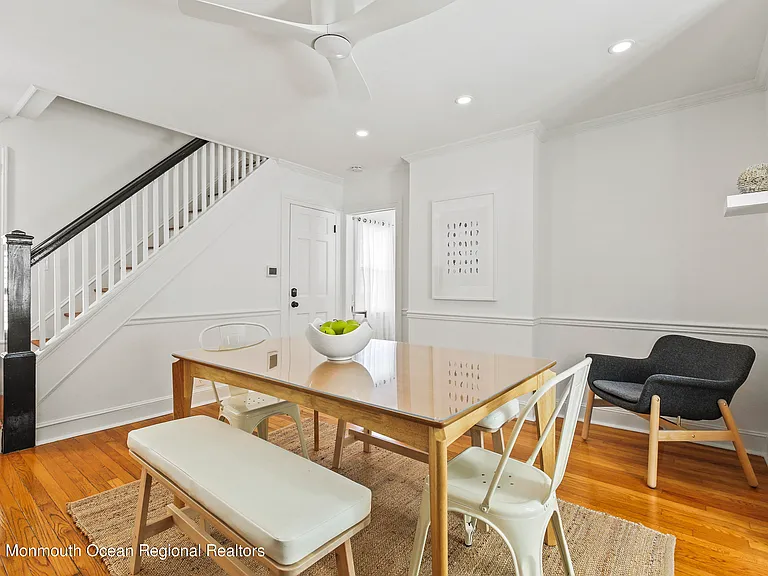 124 Heck Ave — Photo 10
