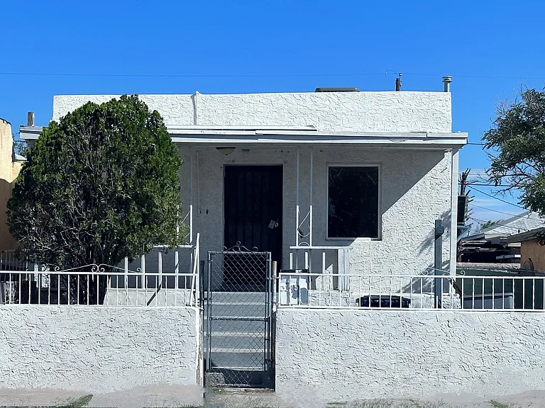 3315 E Missouri Ave — Photo 1