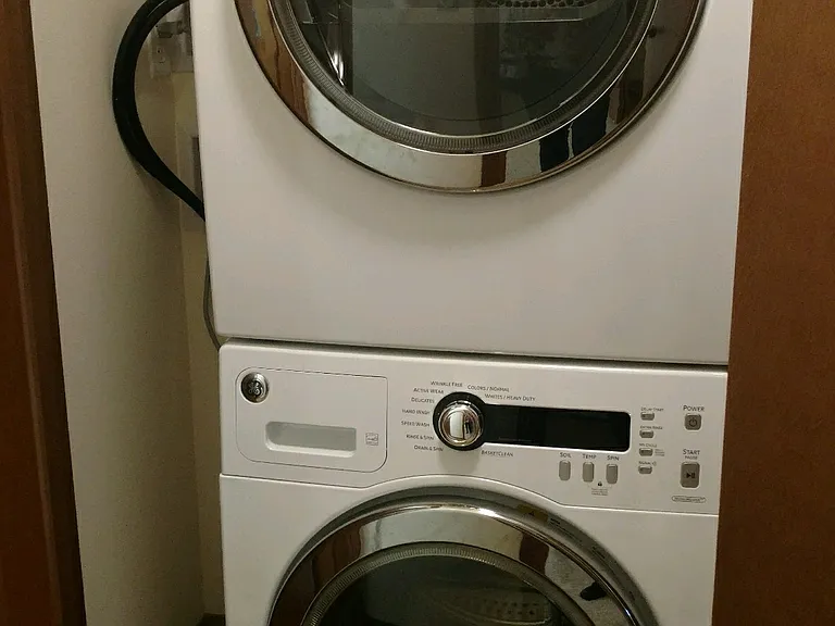 bdrm washer & dryer
