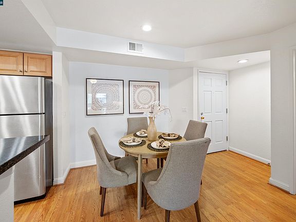 3rd image of 2530 Oak Rd APT 303
