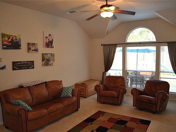 5th image of 3903 Park Wood Dr