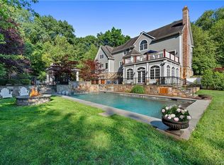 4 Valley Pl, Harrison, NY 10528