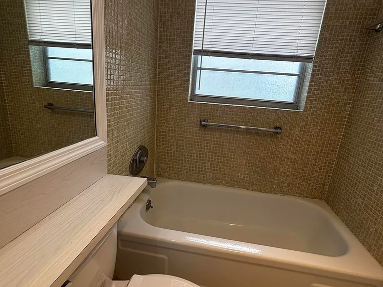 353 Sheffield St E #O — Photo 5