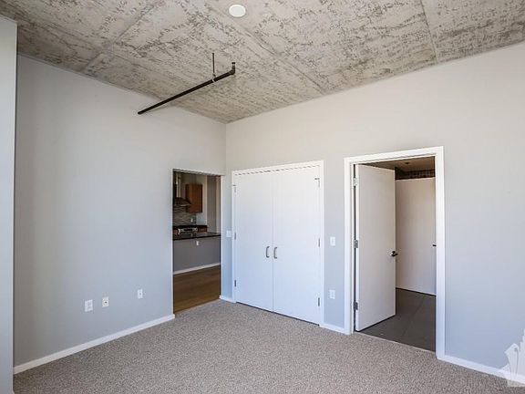 5th image of 1137 S Delano Ct E #1022