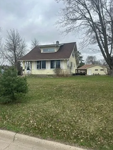601 Summit Ave NE Photo 1