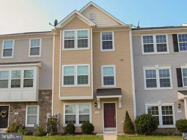 80 Lieutenant Ct, Bunker Hill, WV 25413