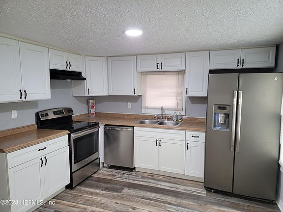 2nd image of 3238 Townsend Blvd #1