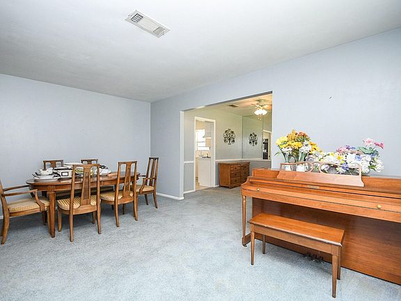 4th image of 7719 Clarewood Dr