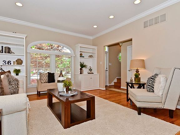 4th image of 4730 Locke Ave
