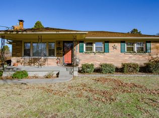 8205 Cedar Brook Dr, Louisville, KY 40219