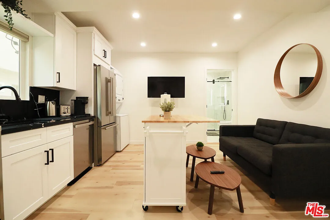 1 bed, 500 sqft, $2,750 — Photo 2