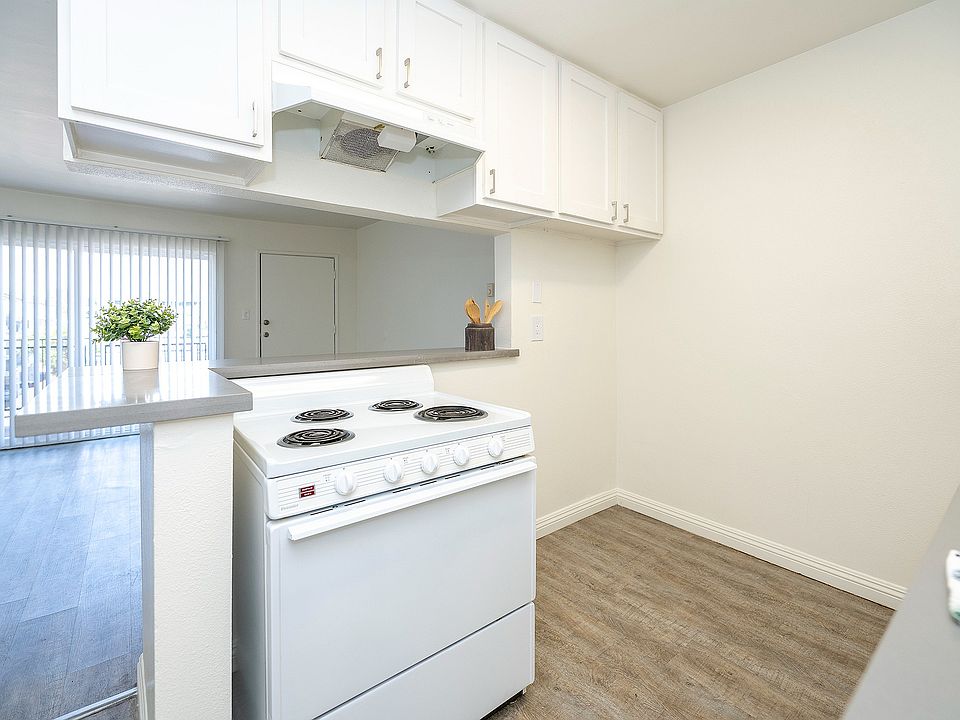Chestnut kitchen