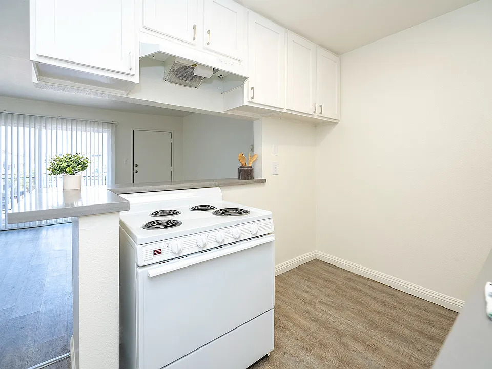 Chestnut kitchen