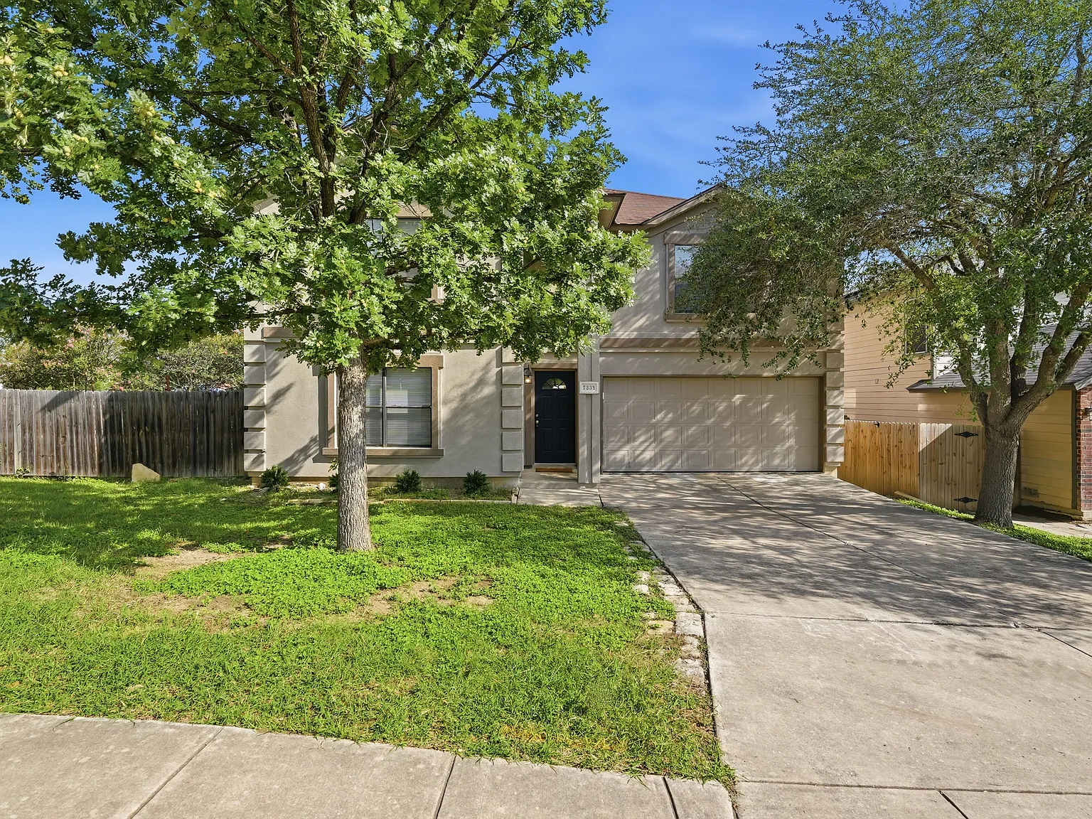 4 bed, 2.5 bath, 2960 sqft, $2,445 — Photo 2