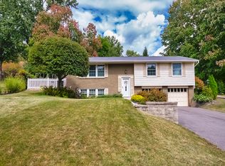 1353 Deep Wood Dr, Pittsburgh, PA 15241