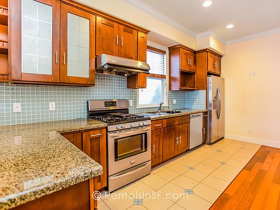 3rd image of 30 Lakeview Ave #Top