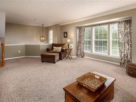 3rd image of 1129 Linden Vue Dr