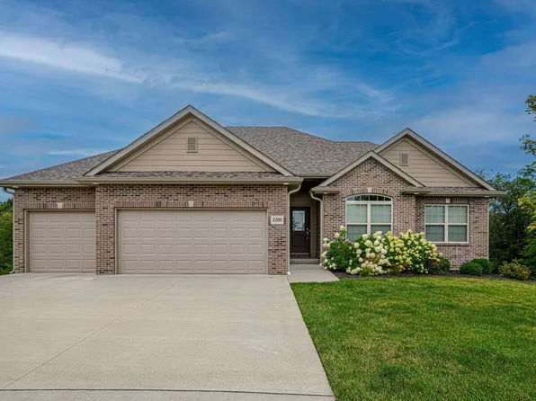 5200 Shoal Creek Ct, Columbia, MO 65201