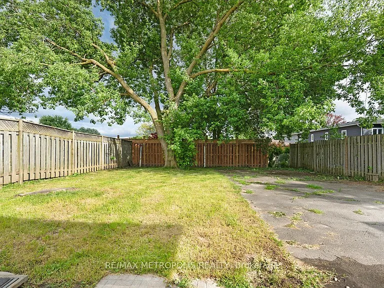23 Silver Aspen Cres #MAIN — Photo 38