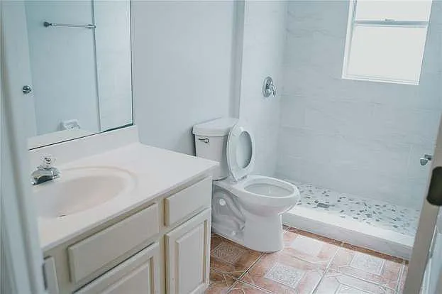 2402 Knightsbridge Blvd — Photo 27